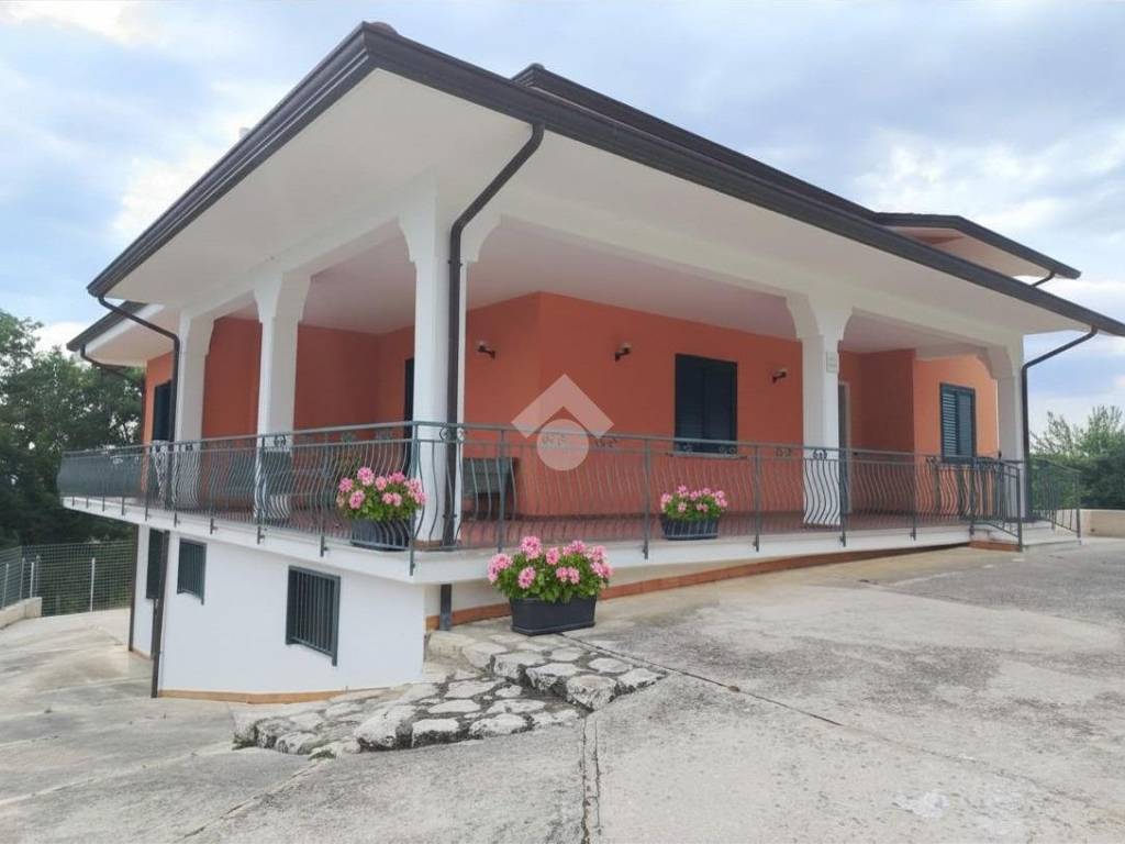 casa indipendente in vendita a Montemiletto