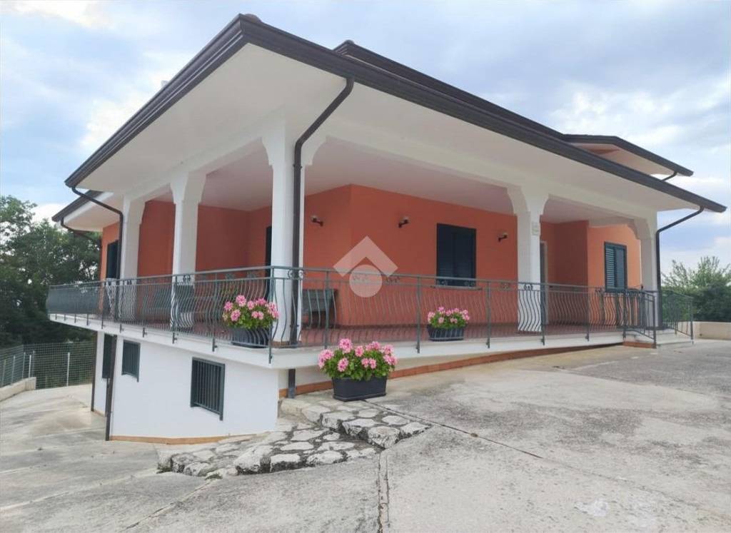 casa indipendente in vendita a Montemiletto
