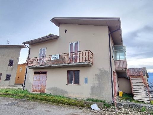 casa indipendente in vendita a Montemiletto in zona Lomba