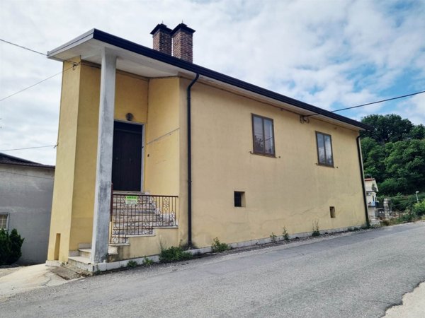 casa indipendente in vendita a Montemiletto in zona Montaperto