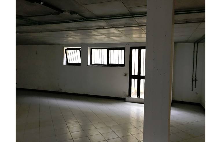 locale commerciale in vendita ad Albaretto della Torre in zona Tre Cunei