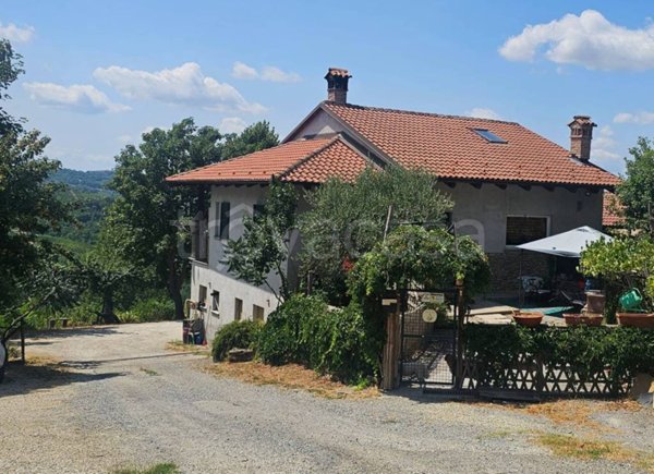 casa indipendente in vendita ad Albaretto della Torre in zona Sant'Antonino