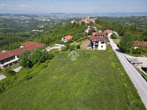 terreno in vendita ad Albaretto della Torre