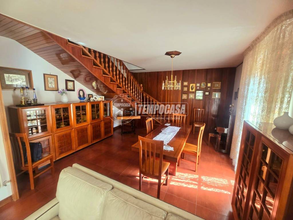 casa indipendente in vendita a Moschiano