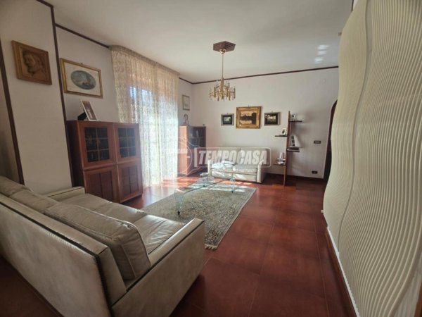 casa indipendente in vendita a Moschiano