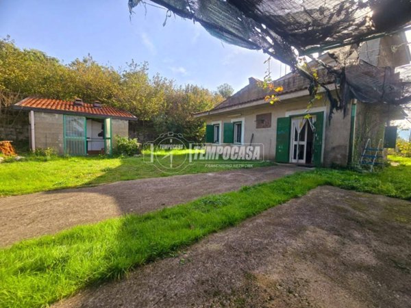 casa indipendente in vendita a Moschiano