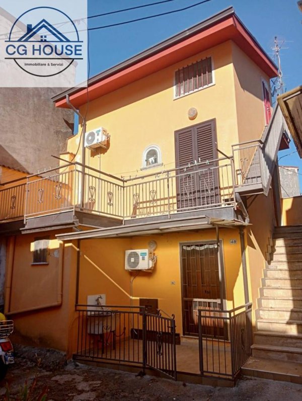 casa indipendente in vendita a Moschiano