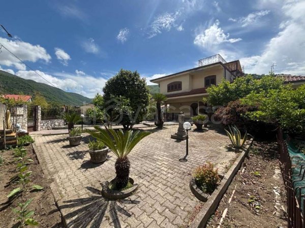 casa indipendente in vendita a Moschiano