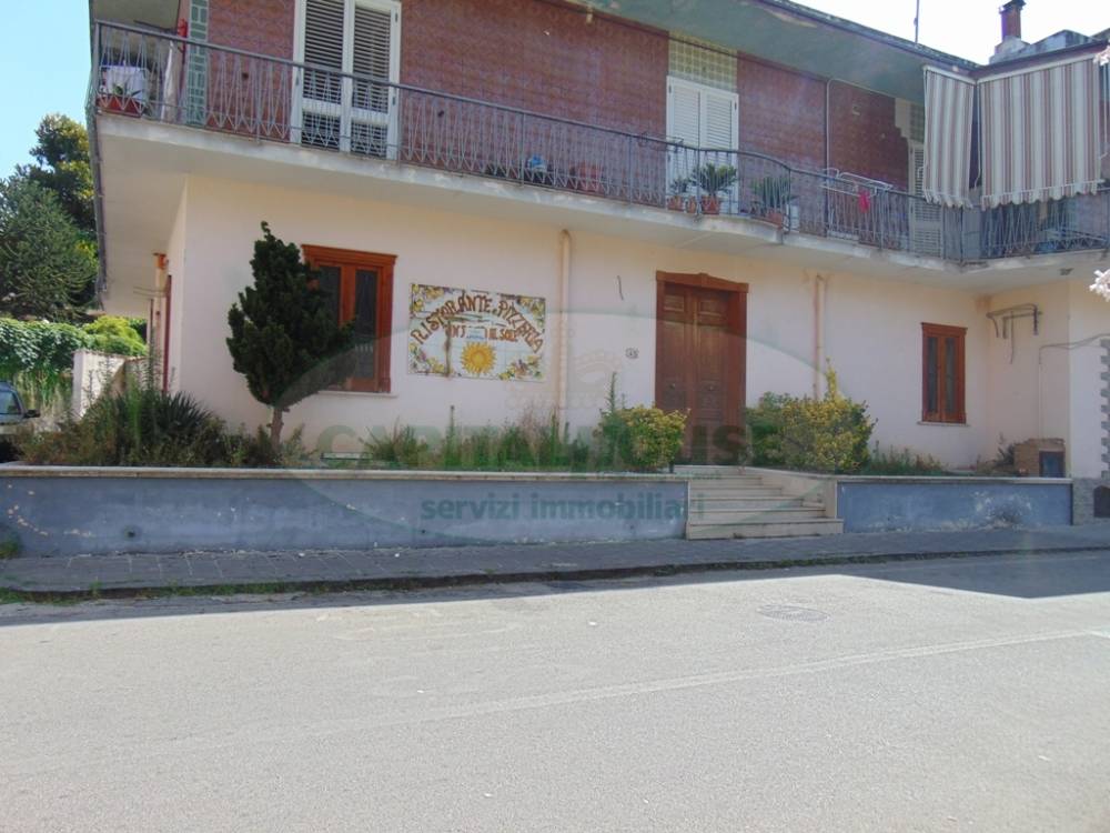 locale commerciale in vendita a Mugnano del Cardinale