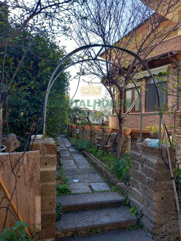 casa indipendente in vendita a Mugnano del Cardinale