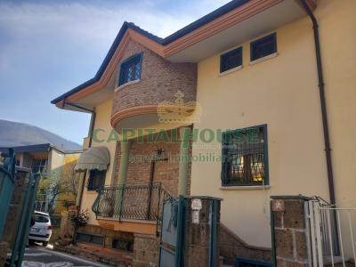 casa indipendente in vendita a Mugnano del Cardinale