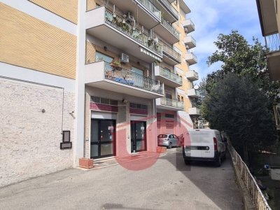 negozio in vendita a Mugnano del Cardinale
