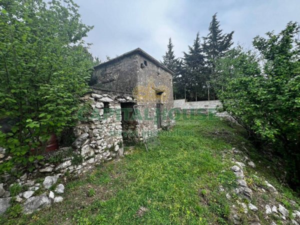 rudere in vendita a Mugnano del Cardinale