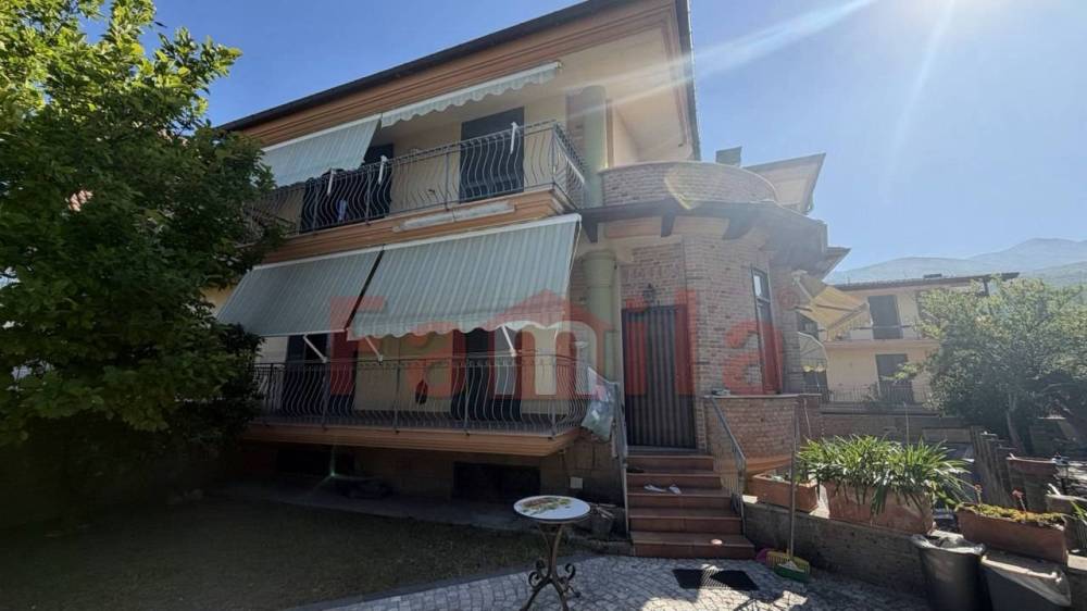 casa indipendente in vendita a Mugnano del Cardinale