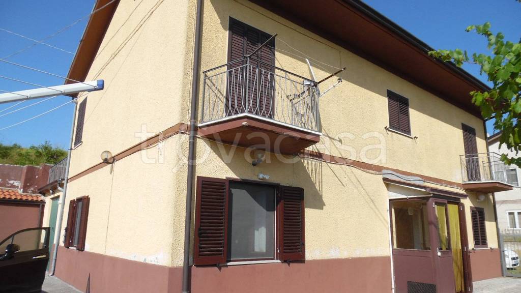 casa indipendente in vendita a Nusco