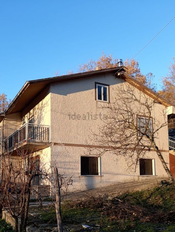 casa indipendente in vendita a Nusco