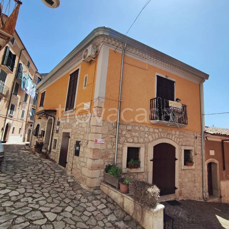 casa indipendente in vendita a Nusco