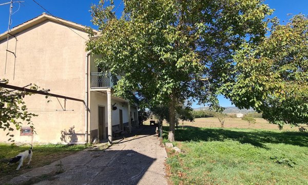 casa indipendente in vendita a Nusco