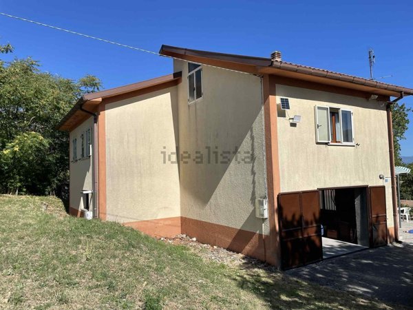 casa semindipendente in vendita a Nusco