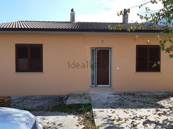 casa indipendente in vendita a Nusco