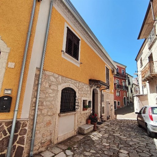 casa indipendente in vendita a Nusco