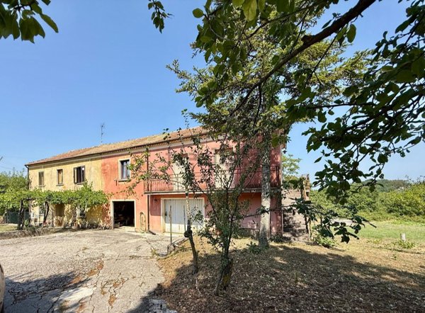 casa indipendente in vendita a Nusco