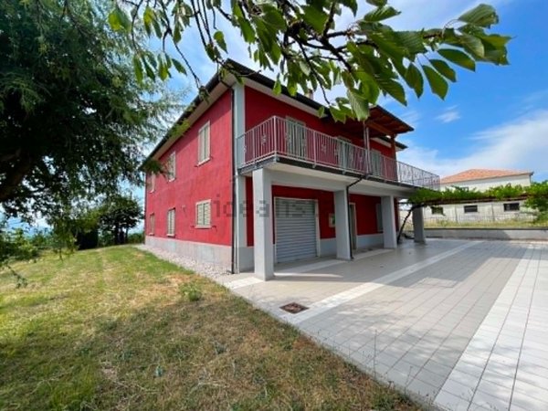 casa indipendente in vendita a Nusco