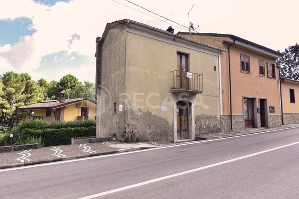 casa indipendente in vendita ad Ospedaletto d'Alpinolo