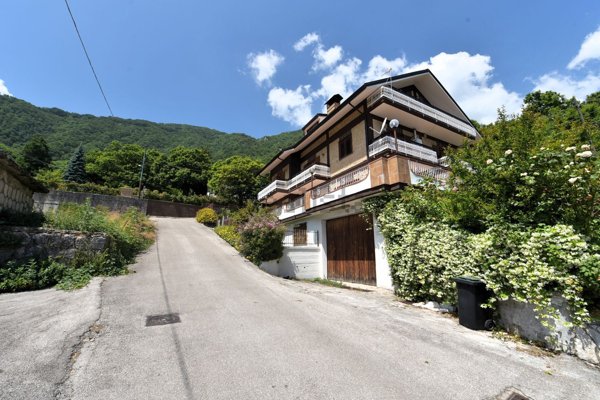 casa indipendente in vendita ad Ospedaletto d'Alpinolo