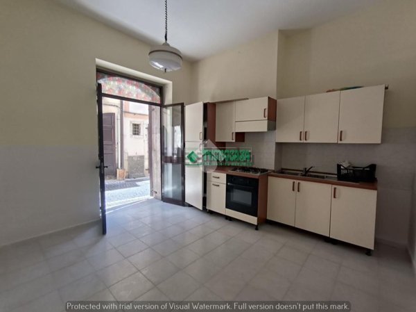 locale commerciale in vendita ad Ospedaletto d'Alpinolo