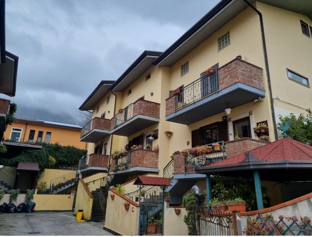 casa indipendente in vendita ad Ospedaletto d'Alpinolo