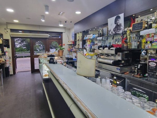 negozio in vendita ad Ospedaletto d'Alpinolo