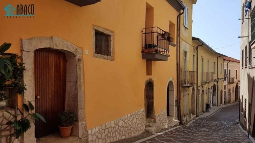 casa indipendente in vendita ad Ospedaletto d'Alpinolo