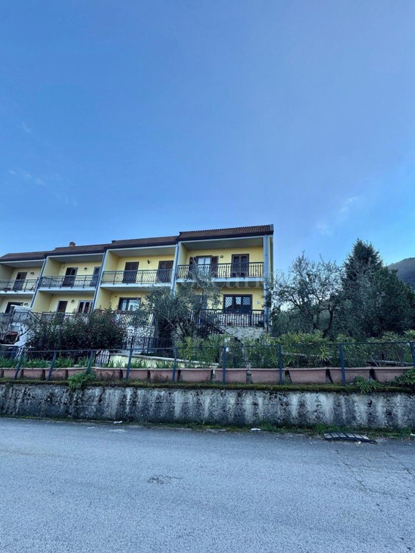 casa indipendente in vendita ad Ospedaletto d'Alpinolo