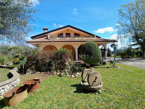 casa indipendente in vendita ad Ospedaletto d'Alpinolo