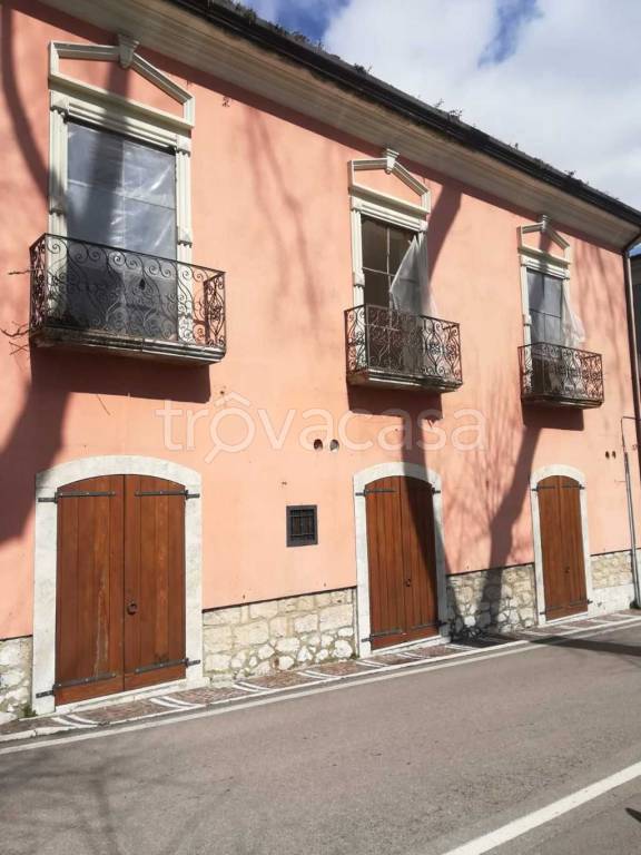 casa indipendente in vendita ad Ospedaletto d'Alpinolo