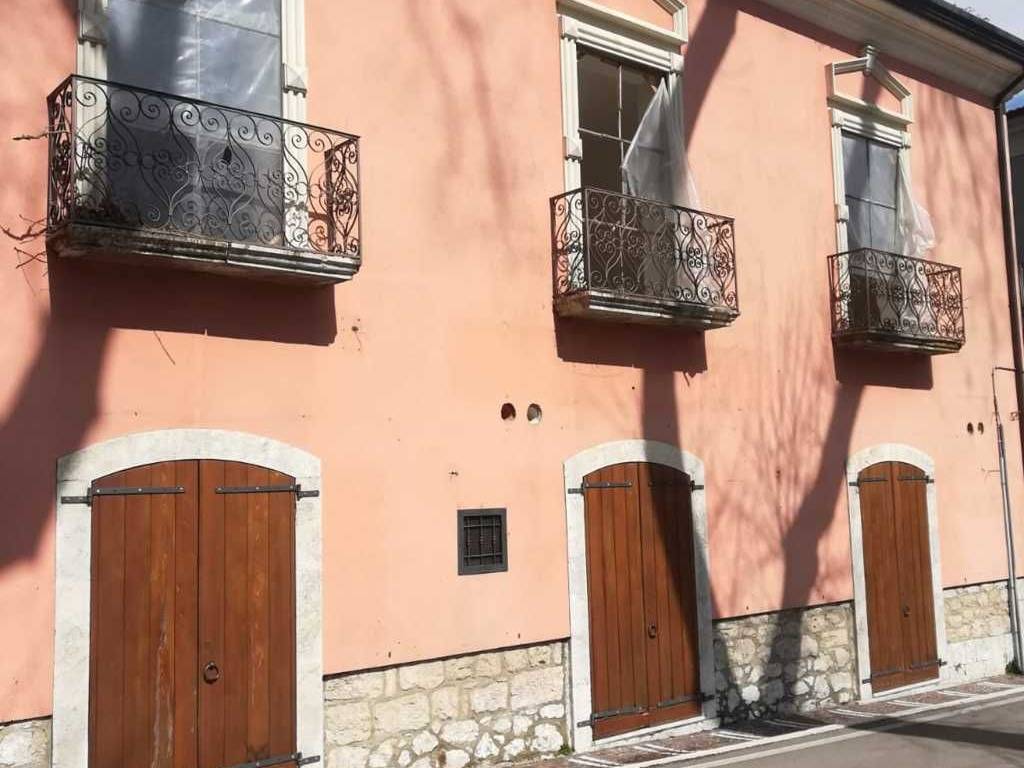 casa indipendente in vendita ad Ospedaletto d'Alpinolo