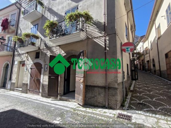 negozio in vendita ad Ospedaletto d'Alpinolo