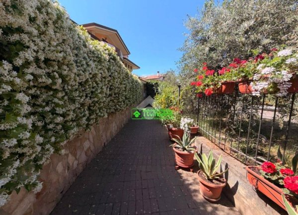 casa indipendente in vendita ad Ospedaletto d'Alpinolo