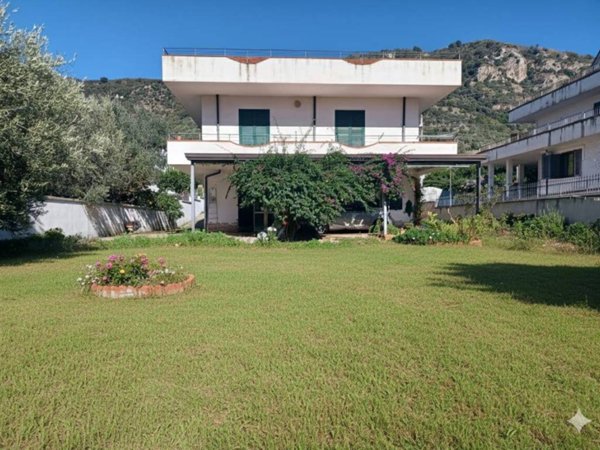 casa indipendente in vendita a Pago del Vallo di Lauro