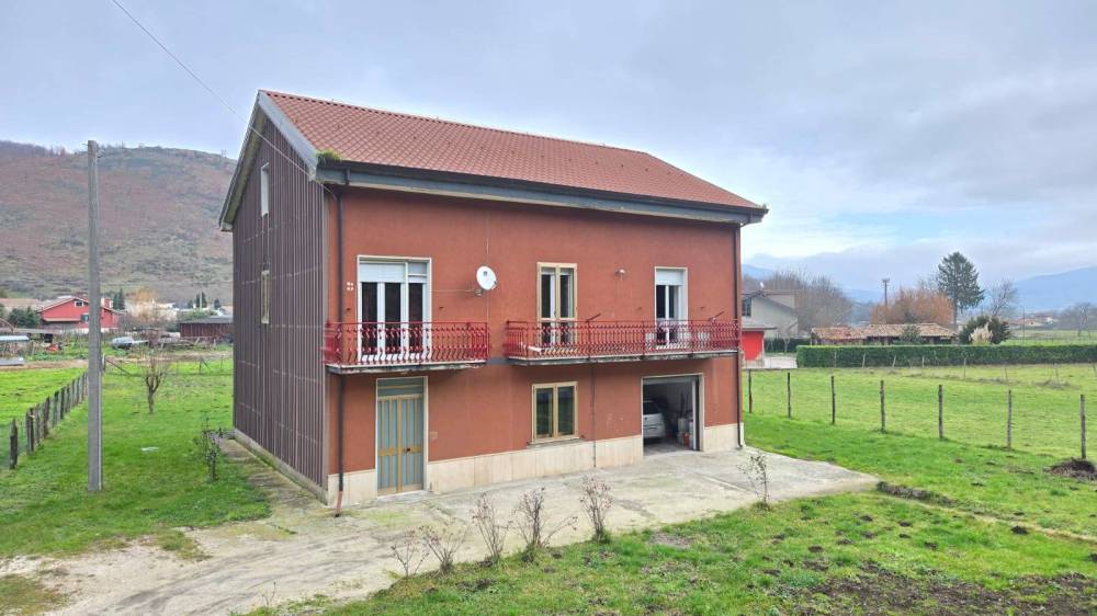 casa indipendente in vendita a Parolise