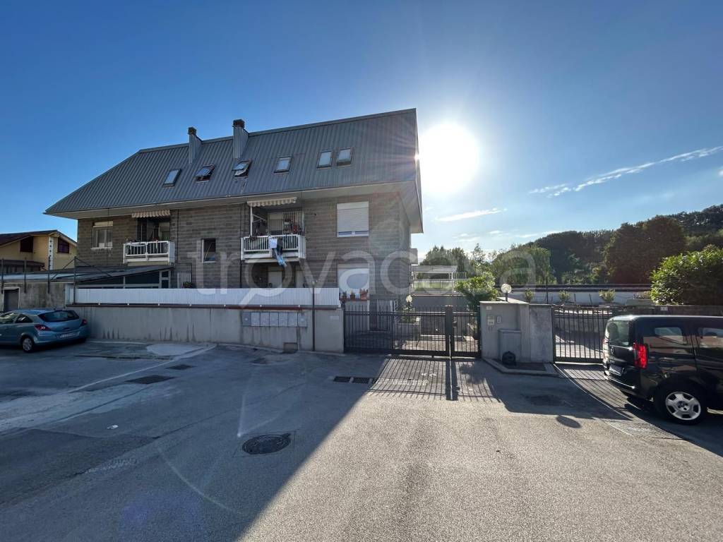 appartamento in vendita a Parolise in zona Serra