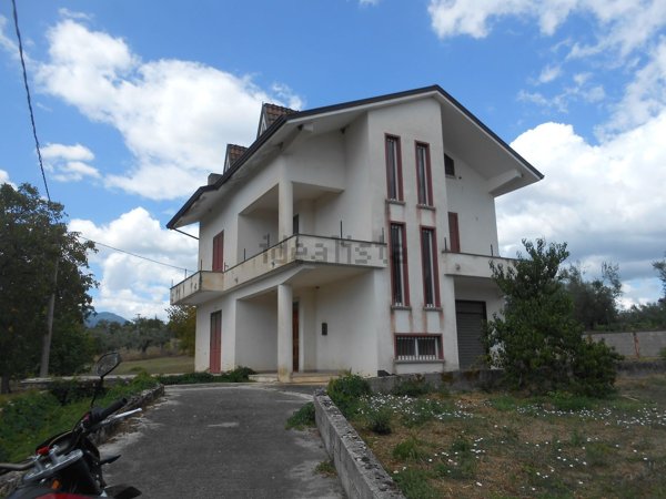 casa indipendente in vendita a Paternopoli