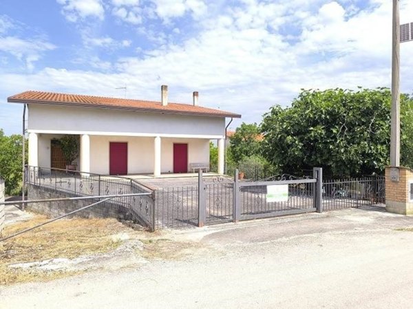 casa indipendente in vendita a Paternopoli