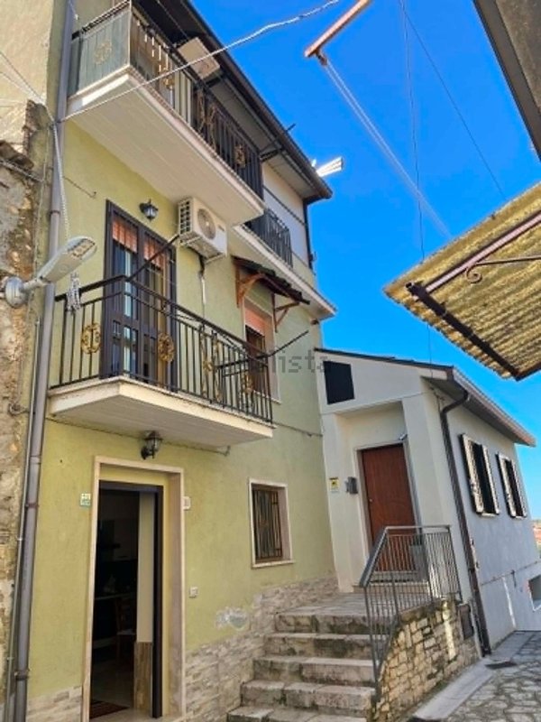casa indipendente in vendita a Paternopoli