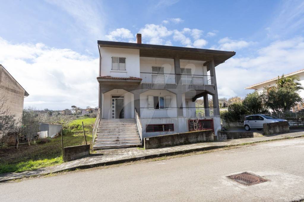casa indipendente in vendita a Pietradefusi