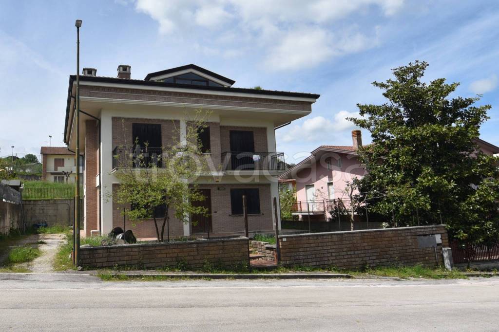 casa indipendente in vendita a Pietradefusi