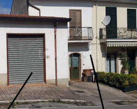 appartamento in vendita a Pietradefusi in zona Dentecane
