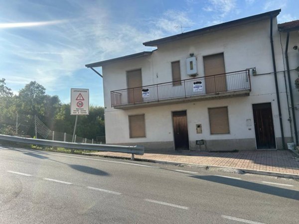appartamento in vendita a Pietradefusi in zona Dentecane
