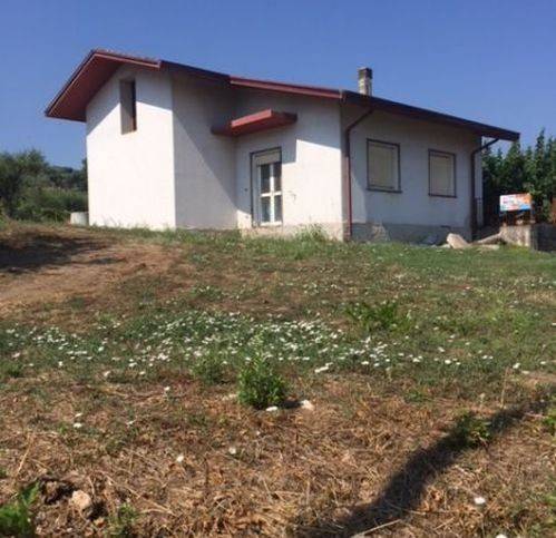 casa indipendente in vendita a Pietradefusi